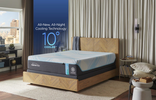 "Colchón Tamaño King Luxe Breeze Mediano Híbrido de Tempur-Pedic con tecnología de enfriamiento y soporte híbrido"